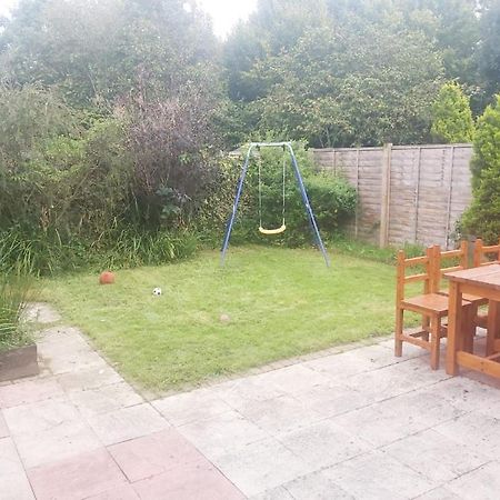 Ashford Holiday Home Smithy Drive Sleeps 5 Free Wifi And Vehicle Parking Kingsnorth Экстерьер фото