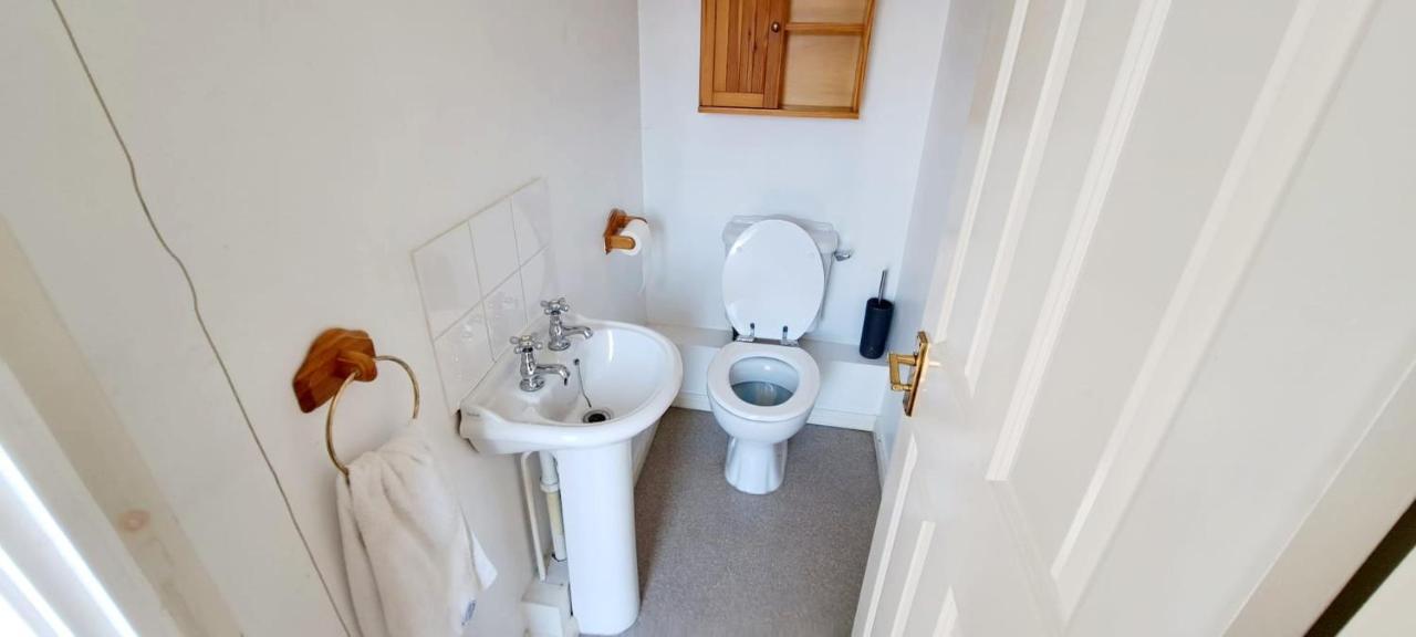 Ashford Holiday Home Smithy Drive Sleeps 5 Free Wifi And Vehicle Parking Kingsnorth Экстерьер фото